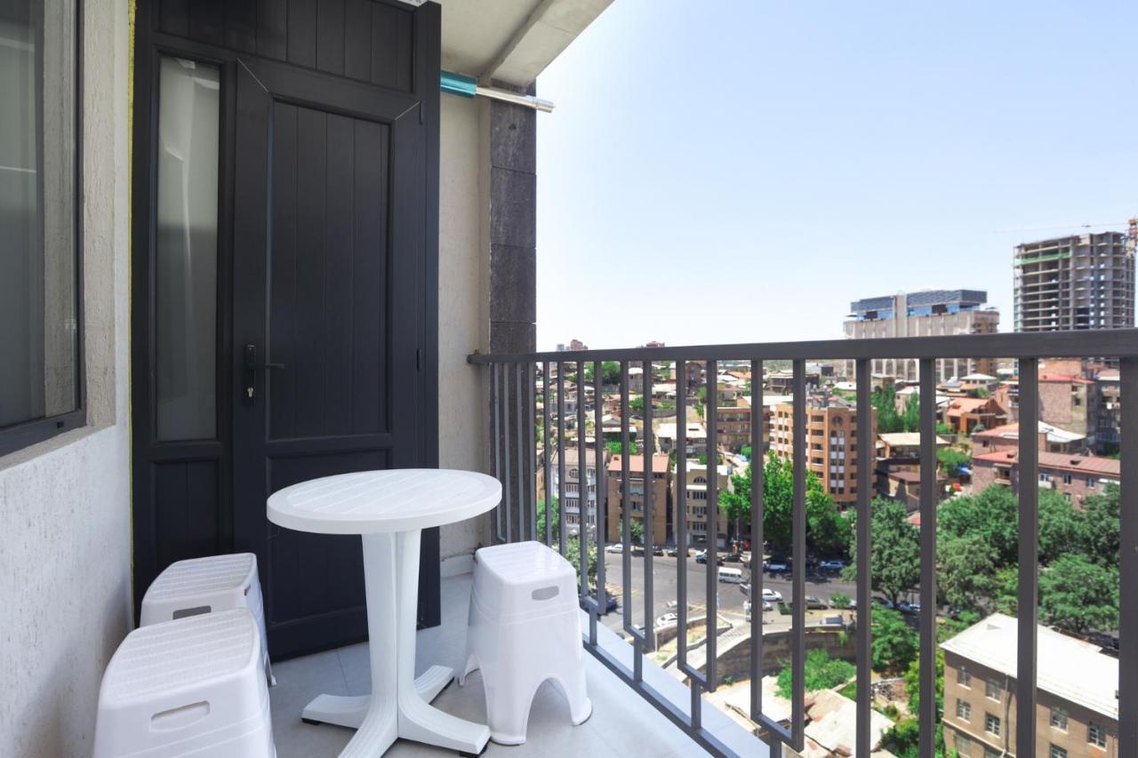 Stay Inn Apartments On Amiryan 26/4 Ereván Exterior foto